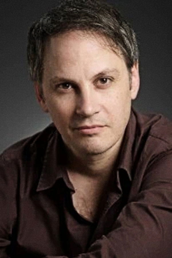 Simon Bossell's headshot