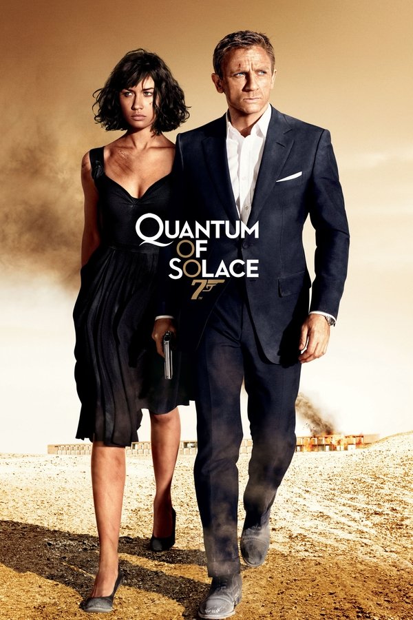 Même s'il lutte pour ne pas faire de sa dernière mission une affaire personnelle, James Bond est décidé à traquer ceux qui ont forcé Vesper à le trahir. En interrogeant Mr White, 007 et M apprennent que l'organisation à laquelle il appartient est bien plus complexe et dangereuse que tout ce qu'ils avaient imaginé... Bond croise alors la route de la belle et pugnace Camille, qui cherche à se venger elle aussi. Elle le conduit sur la piste de Dominic Greene, un homme d'affaires impitoyable et un des piliers de la mystérieuse organisation. Au cours d'une mission qui l'entraîne en Autriche, en Italie et en Amérique du Sud, Bond découvre que Greene manœuvre pour prendre le contrôle de l'une des ressources naturelles les plus importantes au monde en utilisant la puissance de l'organisation, et en manipulant la CIA et le gouvernement britannique...