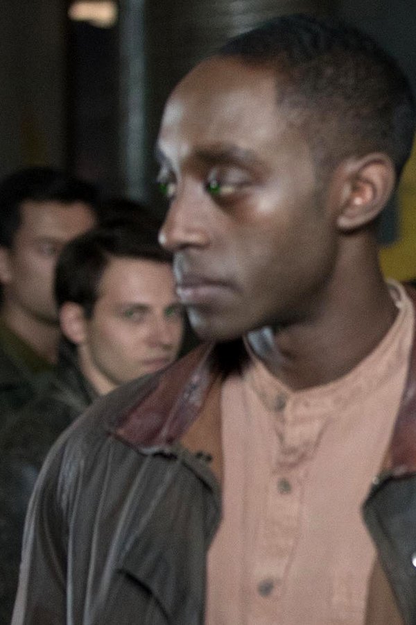 Humans – S03E01 – Episodio 1