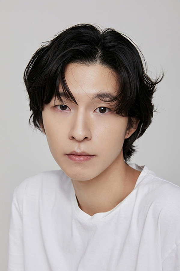 Hong Kyung's headshot