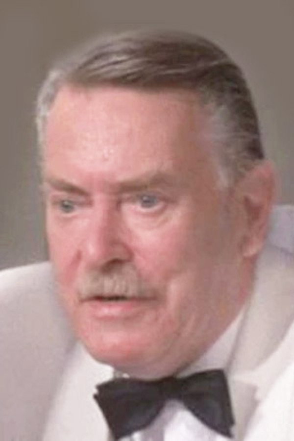 Stuart Saunders's headshot