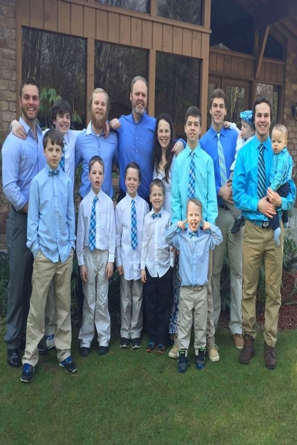 EN - 13 Sons & Pregnant (2018)