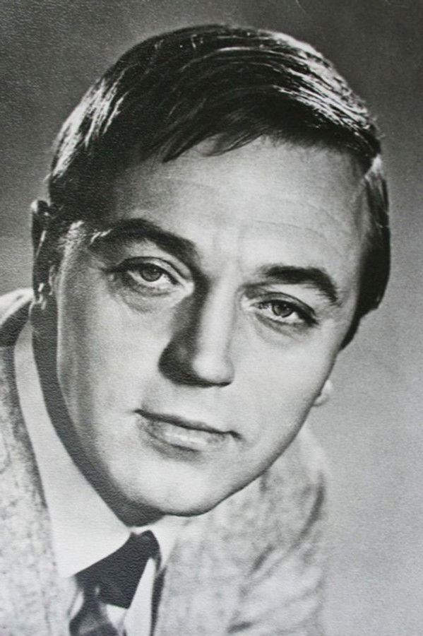 Anatoliy Romashin's headshot