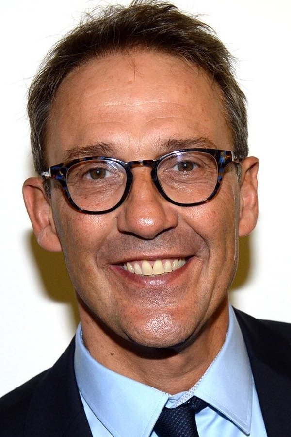 Julien Courbet's headshot