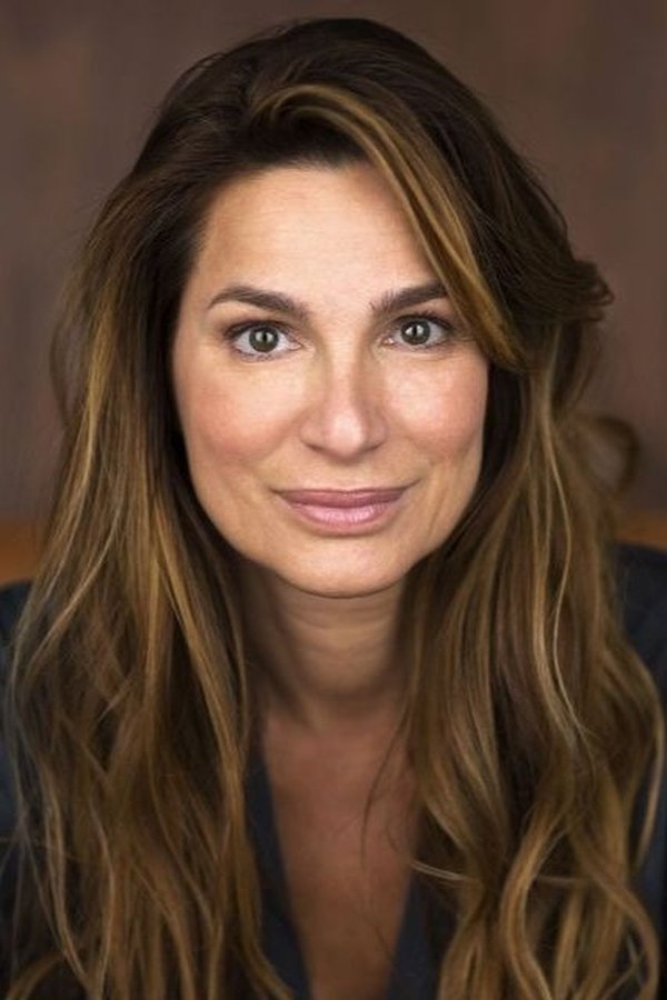 Alexandra Kamp's headshot