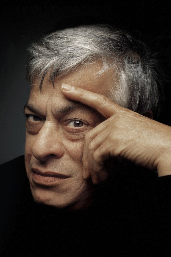 Yossi Banai's headshot