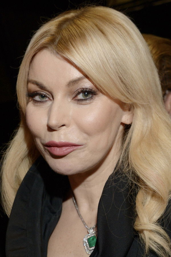 Lada Dens's headshot