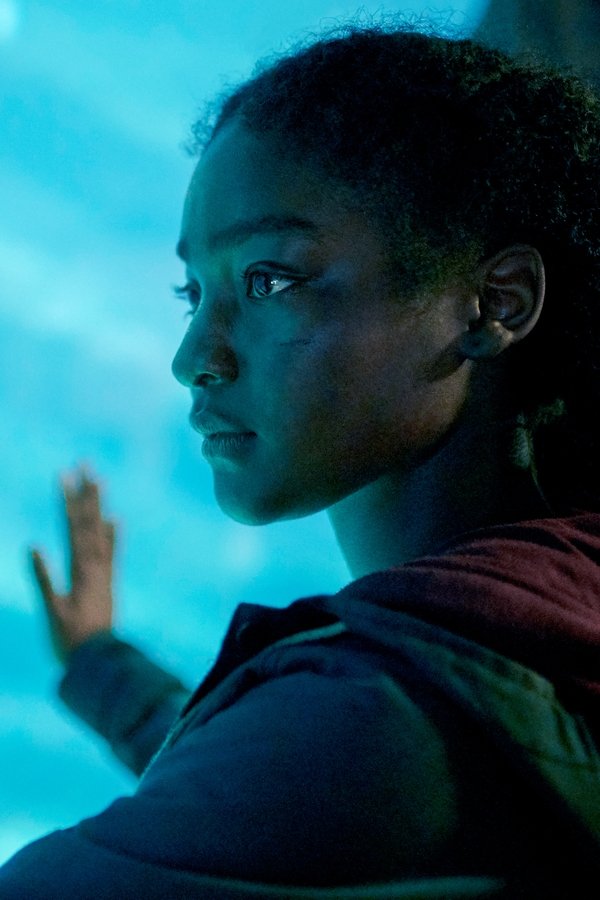 Ragazze elettriche – S01E02 – “Il mondo è in fiamme”
