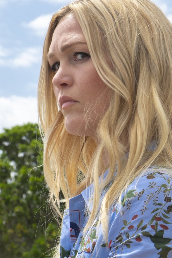 Riviera – S02E01 – Episodio 1
