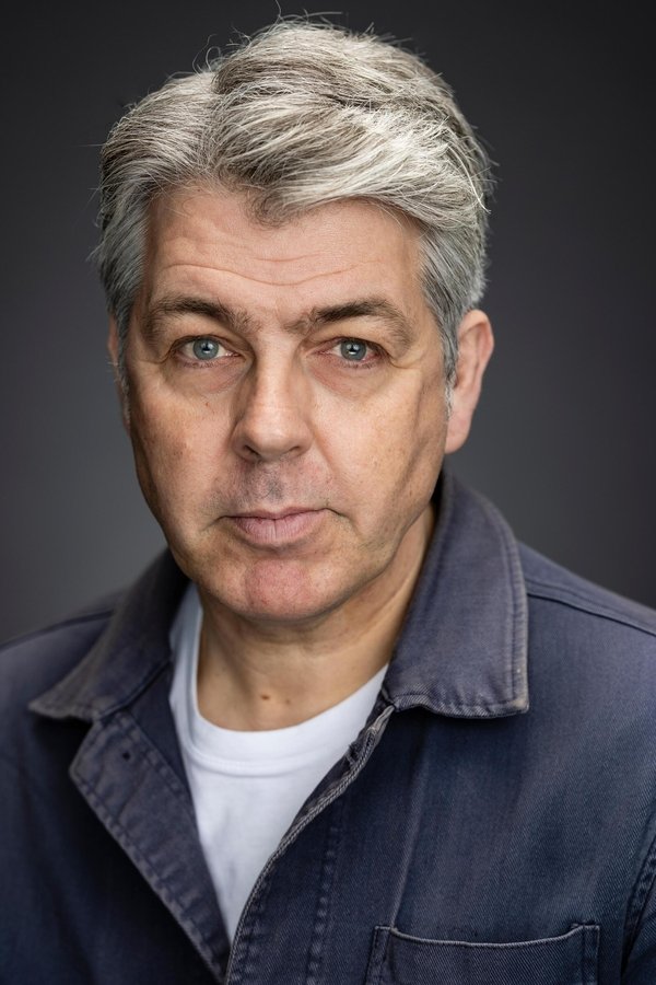 Oliver Senton