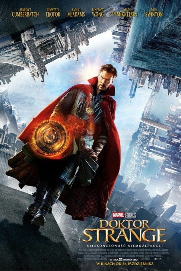 ‌Stephen Strange (Benedict Cumberbatch) jest aroganckim i ambitnym neurochirurgiem. Jego życie wywraca się do góry nogami, gdy w wypadku samochodowym doznaje kontuzji rąk. Po nieudanych próbach wyleczenia szuka porady u Jonathana (Benjamin Bratt), który zdołał uleczyć się po złamaniu kręgosłupa. Zgodnie z jego wskazówkami Strange udaje się w okolice Katmandu, gdzie poznaje uczniów Wonga (Benedict Wong) i Mordo (Chiwetel Ejiofor) oraz mistrza Przedwiecznego (Tilda Swinton). Wkrótce Strange odkrywa w sobie potężną moc.  [opis dystrybutora dvd]