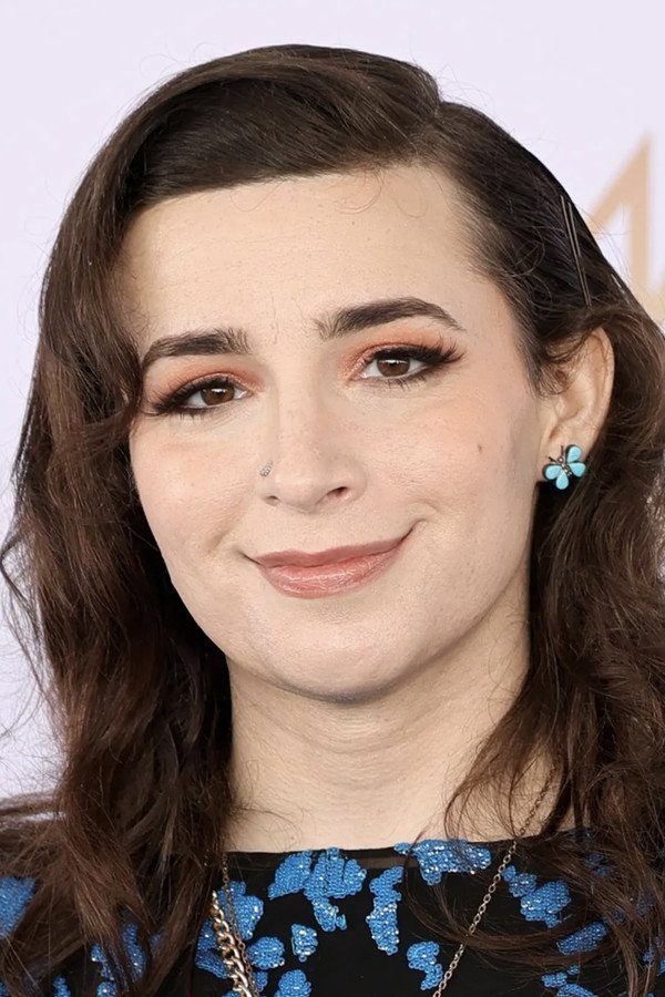 Vera Drew's headshot