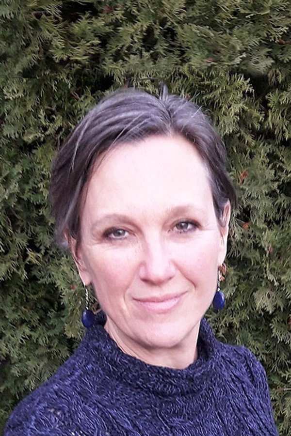 Robyn Stevan's headshot