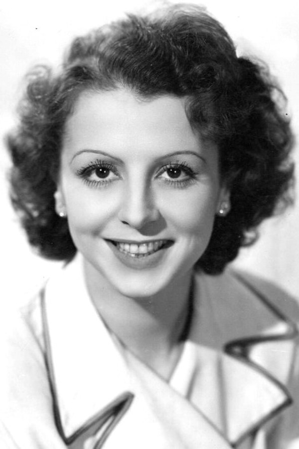 Renée Saint-Cyr's headshot