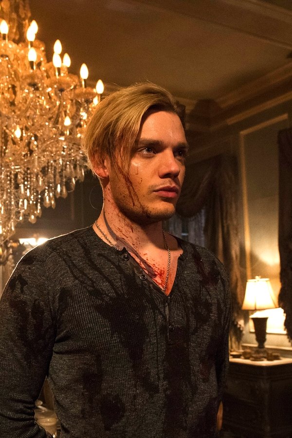 Shadowhunters – S03E09 – Familia ante omnia