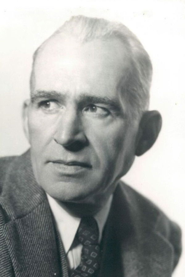 Joseph Sweeney's headshot