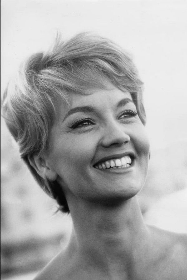 Liselotte Pulver's headshot