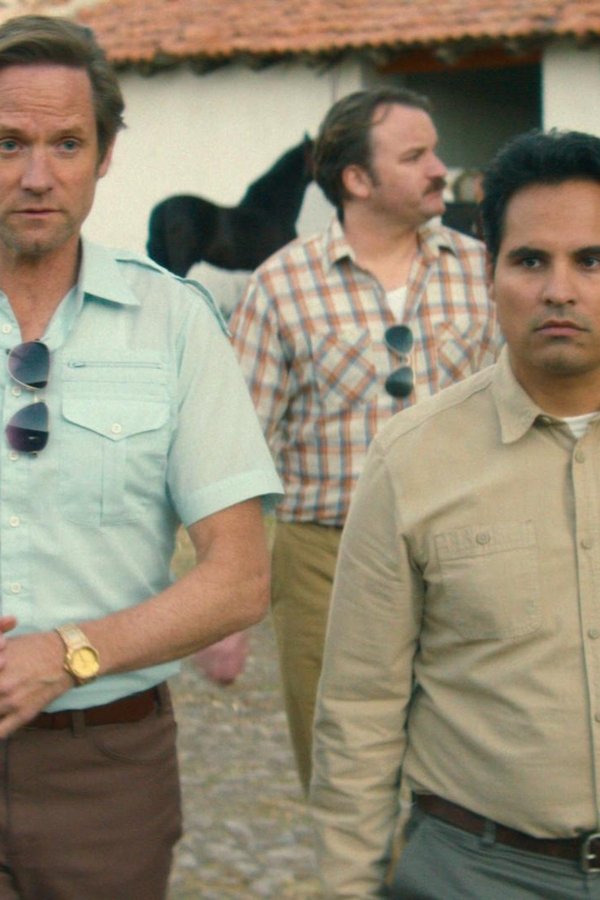 Narcos: Messico – S01E02 – Il sistema della piazza