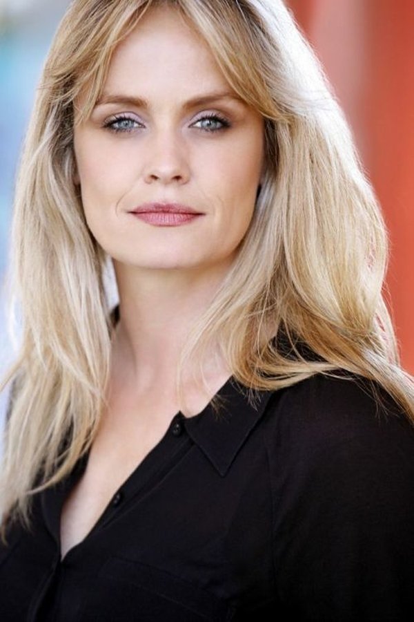 Sandra Lindquist's headshot