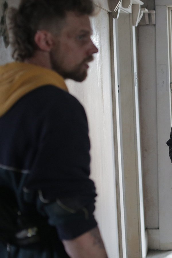 Mr Inbetween – S02E01 – Avresti dovuto battere