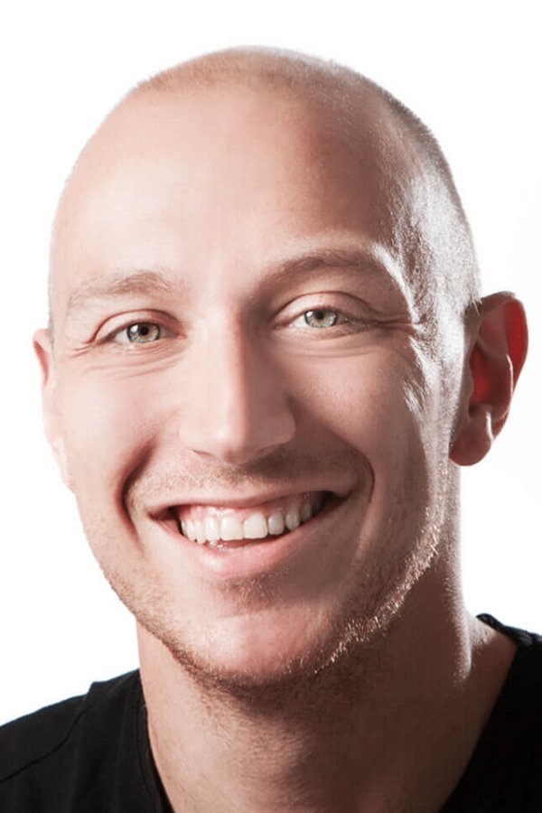 Daniel Lill's headshot