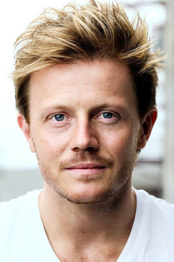 Zachary Garred's headshot