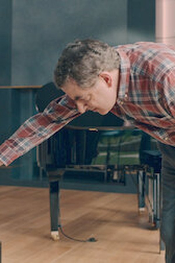 Man Vs Bee – S01E01 – Episodio 1