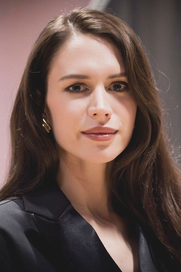 Diana Pozharskaya's headshot