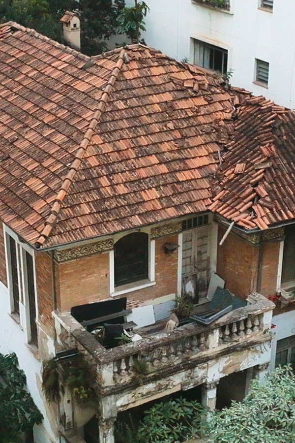 A Mulher da Casa Abandonada