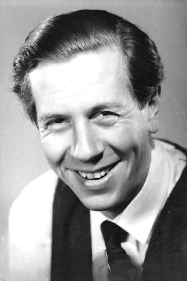 Derek Tansley's headshot