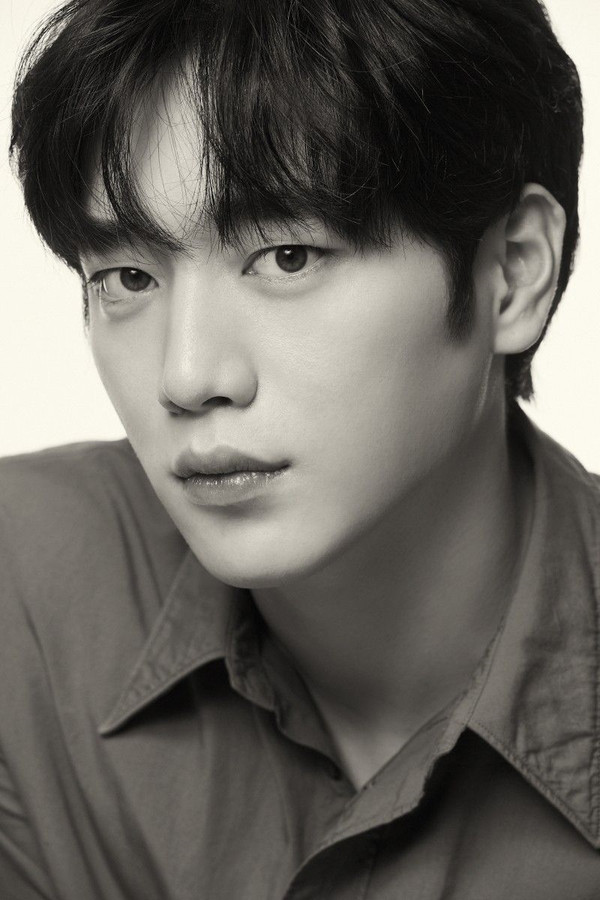 Seo Kang-joon's headshot