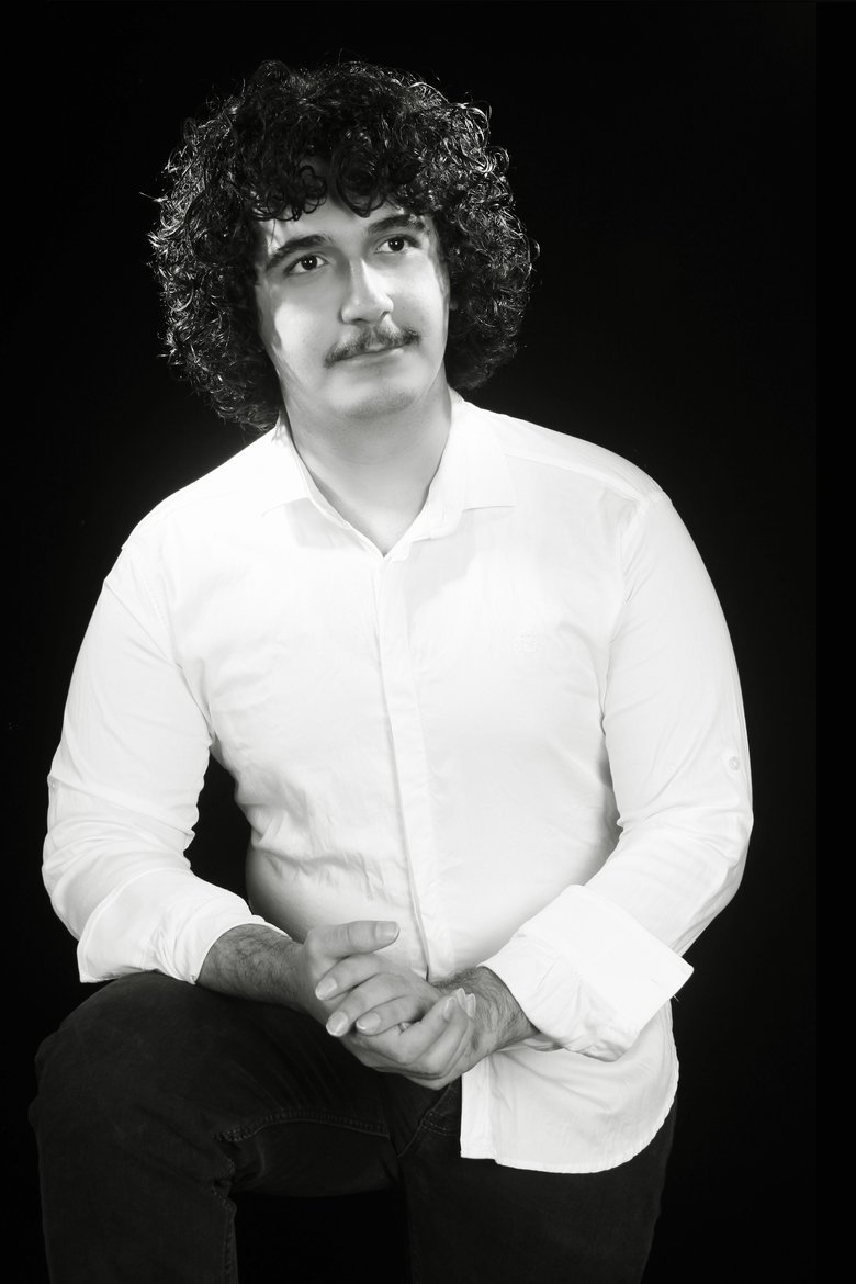 Erfan G. Holtz