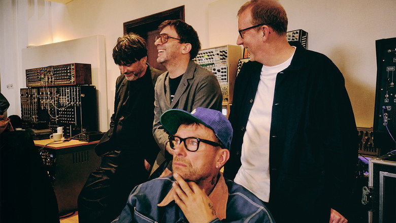 blur: To the End backdrop 2