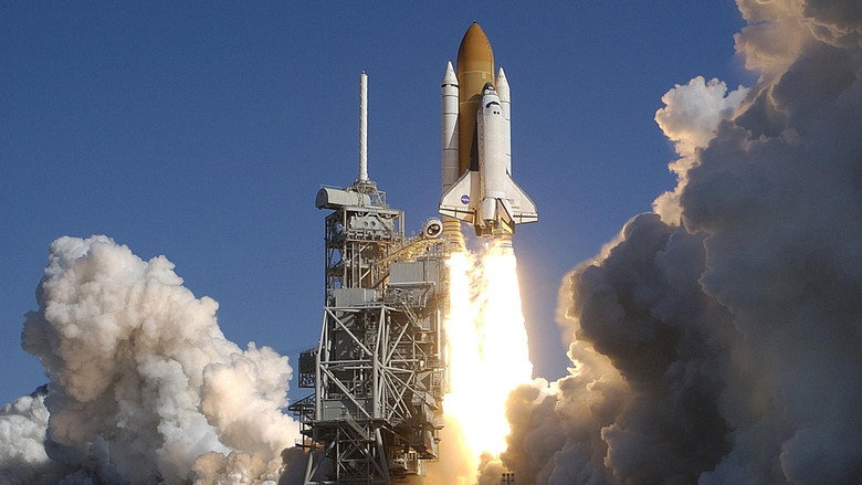 The Space Shuttle That Fell to Earth backdrop 2