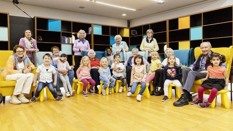 Wir sind klein und ihr seid alt