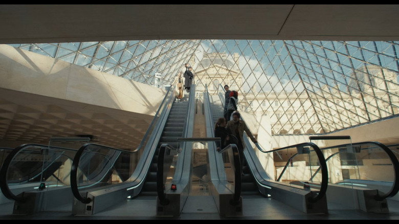 Rohan at the Louvre backdrop 4