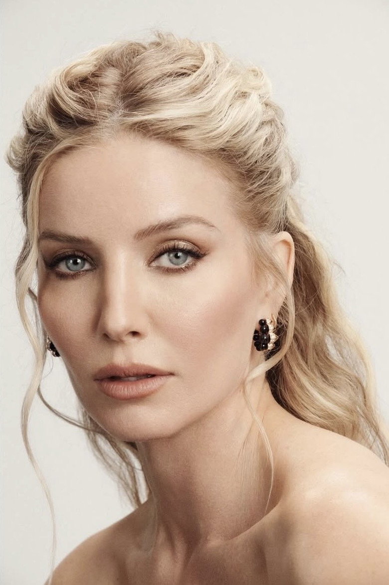 Annabelle Wallis
