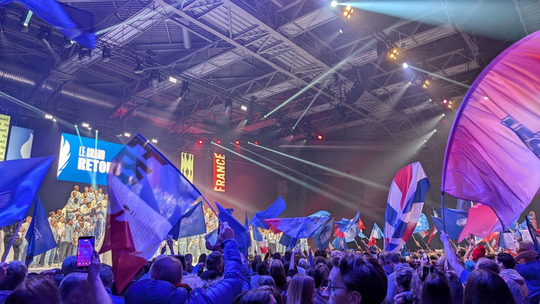 La France célèbre ses champions backdrop 1