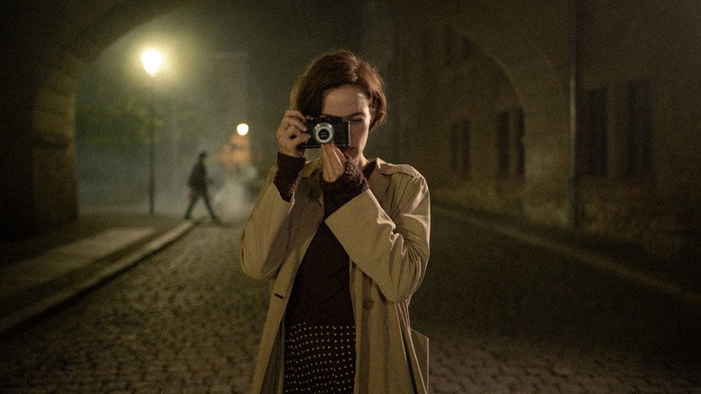 The Girl with the Leica backdrop 1