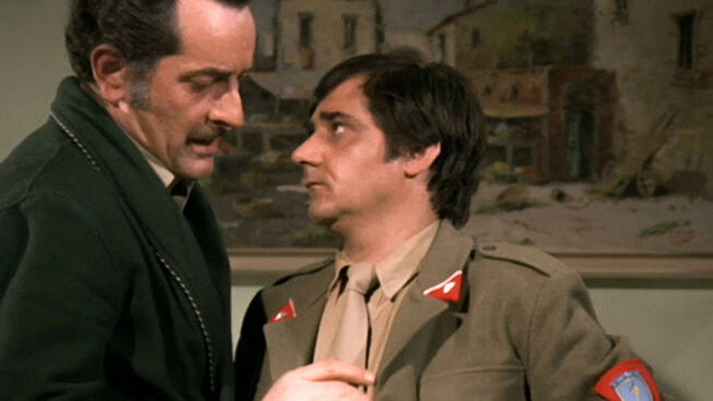 Scusi, si potrebbe evitare il servizio militare?... No! backdrop 3