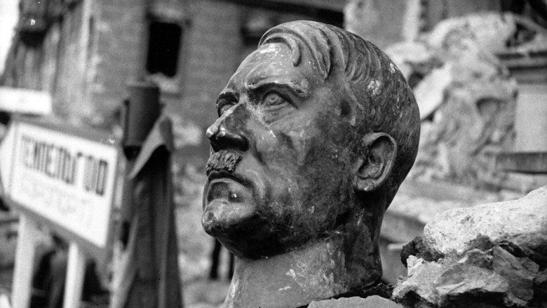 Le Mystère de la mort d'Hitler backdrop 3