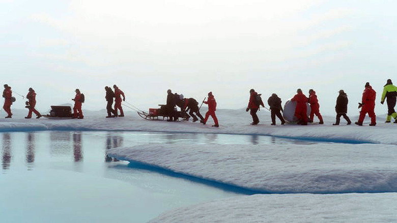 Race for the Arctic backdrop 3