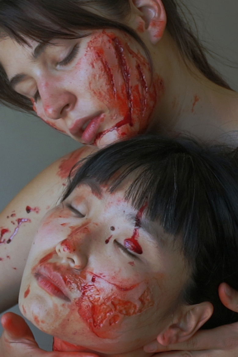 어떤 십대 레즈비언이 차를 박살내기 위해 방구석 프롬 파티를 연다