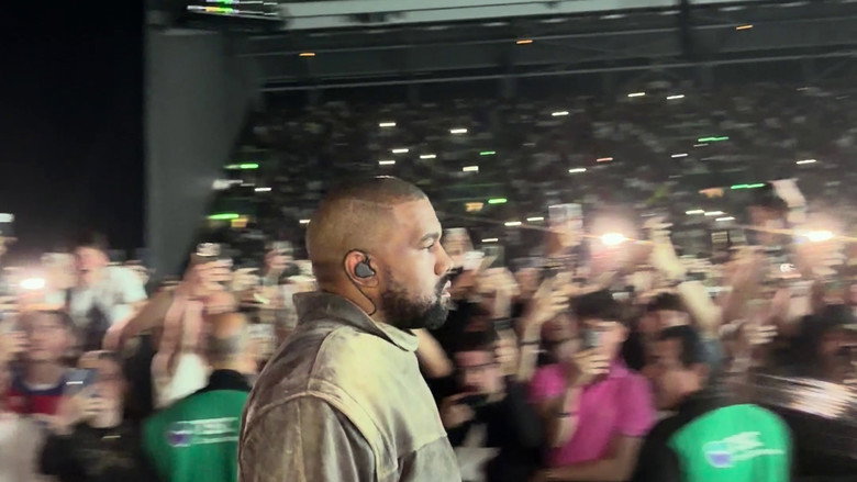 Ye live at Arnhem Night 2 backdrop 3