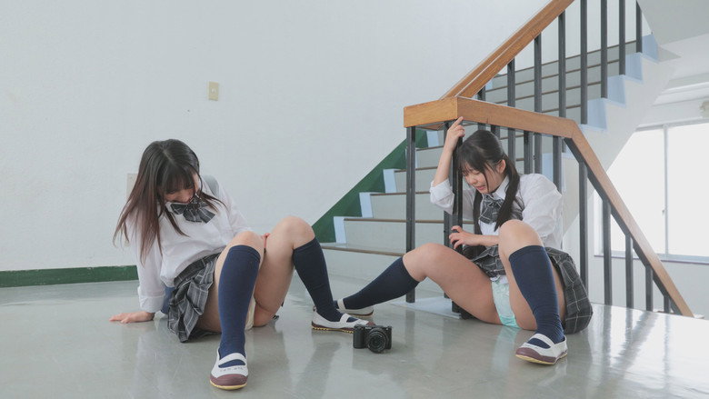Kurasu de ichiban bijin na madonna no panchira ga torechatta!? Pantsu shashin o okazu ni manzuri shite itara barechatta kedo sougo onanii de suki ga afurete kounai rezu ni hatten shita backdrop 1