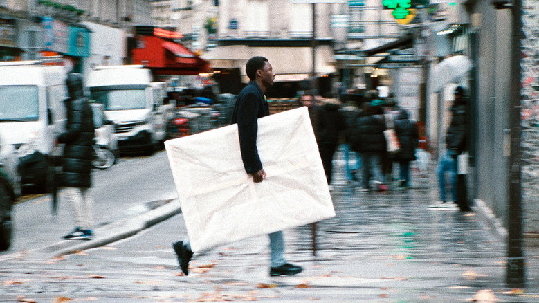 L'avance backdrop 2