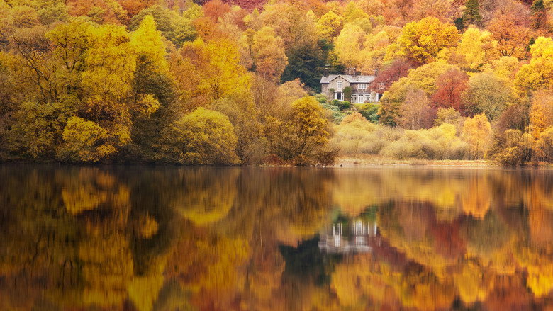World's Most Secret Homes backdrop 4