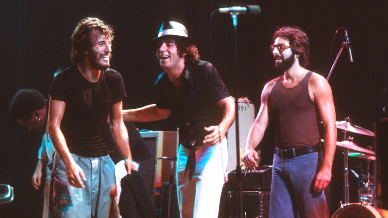 Bruce Springsteen & The E Street Band : Hammersmith Odeon, London '75 backdrop 8
