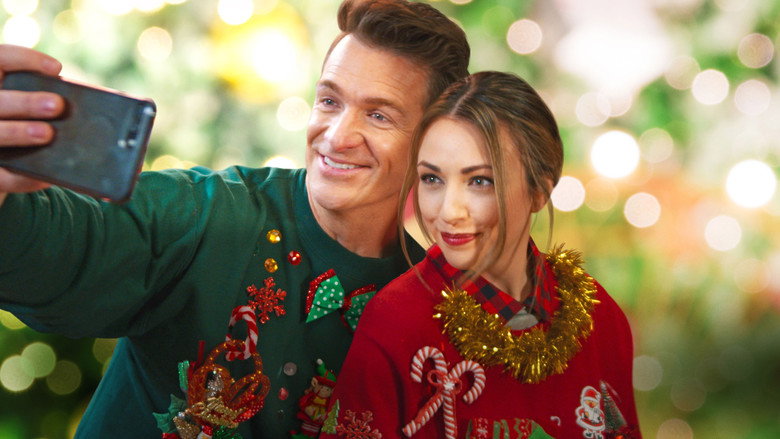 A Crafty Christmas Romance backdrop 9