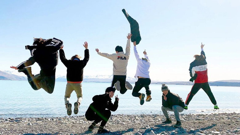 BTS: Bon Voyage backdrop 5